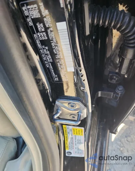 2015 Volvo S60 Premier z USA, uszkodzony, nr VIN YV140MFK6F2364447